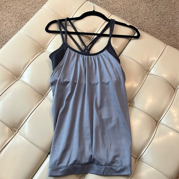 Gray Athleta tank top with built-in sports bra like new condition - Picture 1 of 3